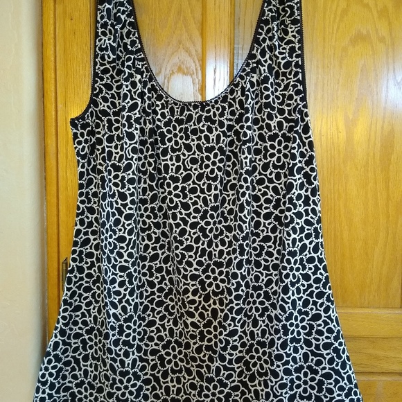 Raranda White/Black tank top size large - Picture 3 of 4